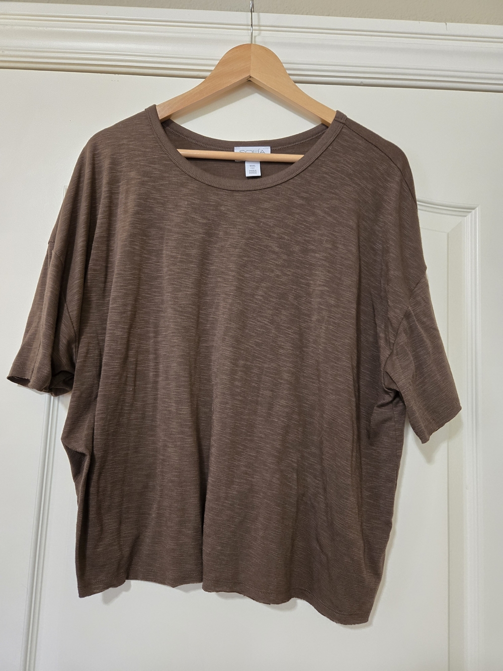 sofia by sofia vergara Brown Relaxed Slub Crew Neck Tee Soft Fall Layering